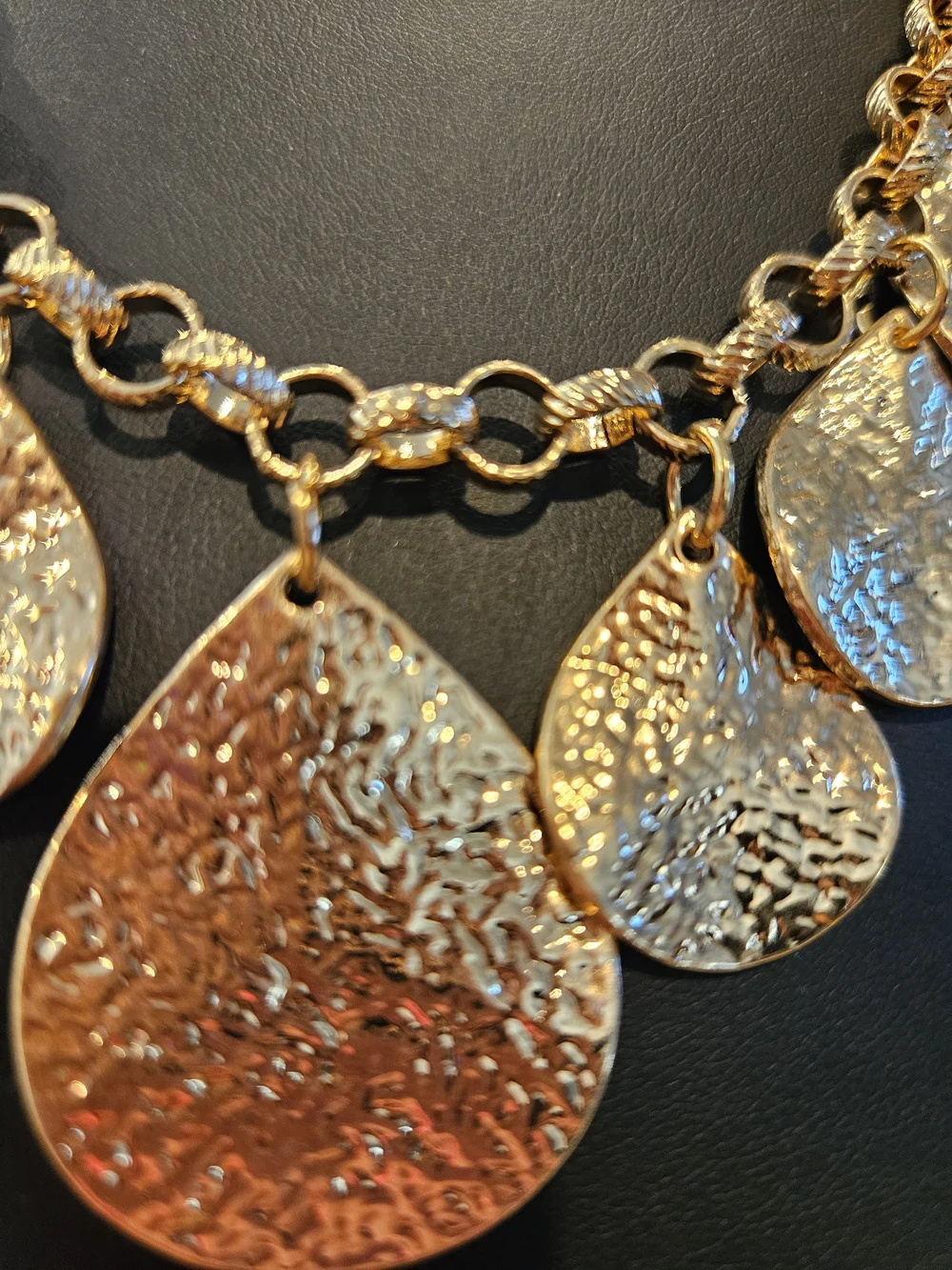 Gold Teardrop Statement Necklace - Elegant Women's Jewelry